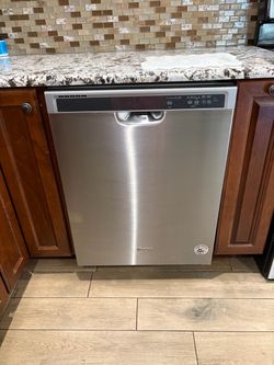 Whirlpool Stainless Steel Built-In Dishwasher