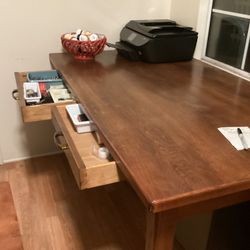 Desk Solid Wood Hight 31”width 34”. Length 5 Feet 