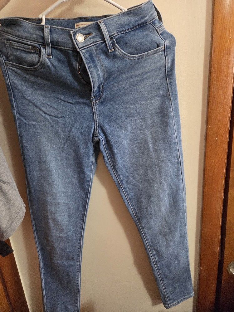 Levi's High Rise Skinny Jeans Size 28