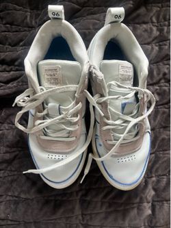 D book basketball shoes 10 used no box