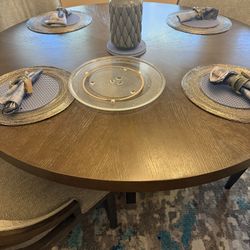 Taylor Trace Dinette