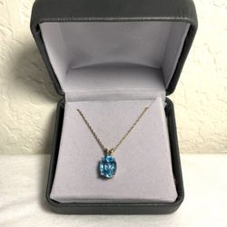 3 ctw Blue Topaz Pendant w/18" Chain. 14kt Yellow Gold. NWOT
