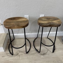 Set Of 4 Matching Barstools $80 