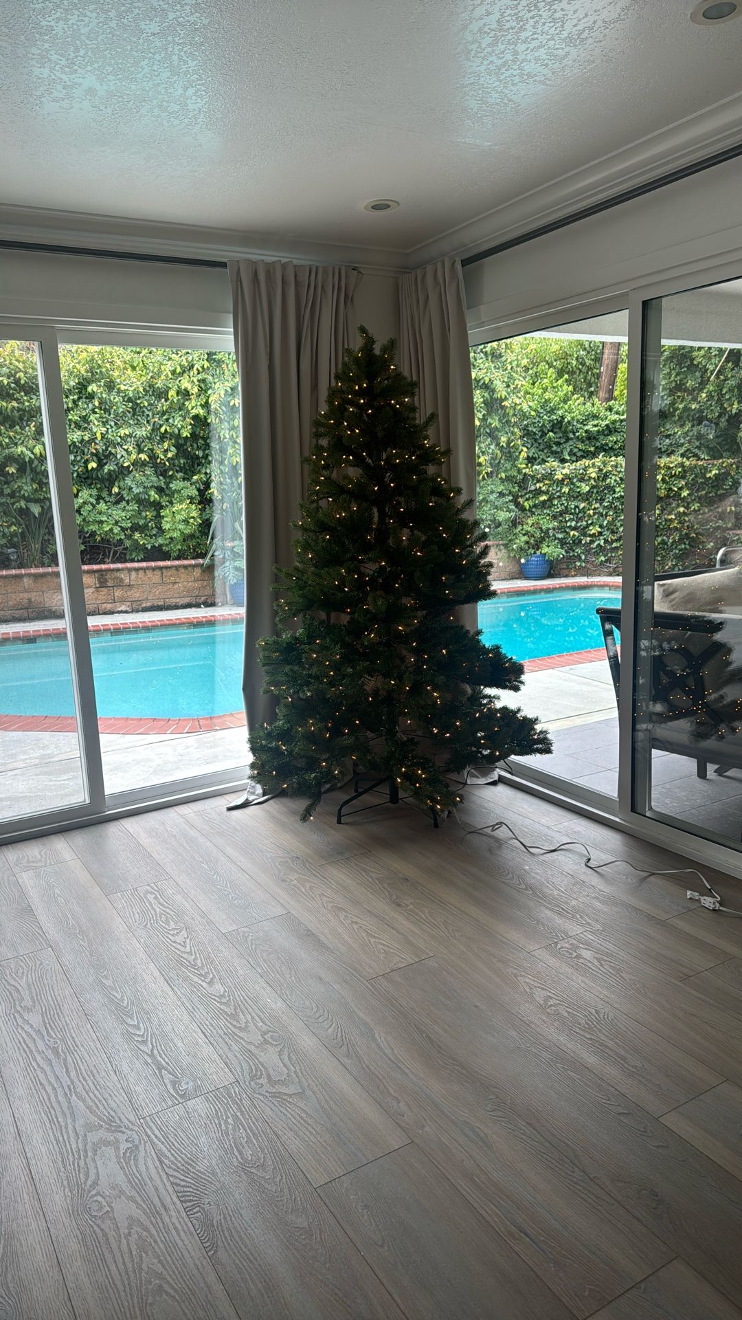 6 Ft Artificial Xmas Tree White Lights