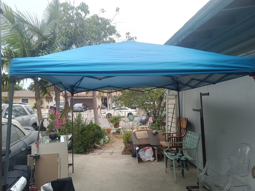 Easy Up Canopy Very Light