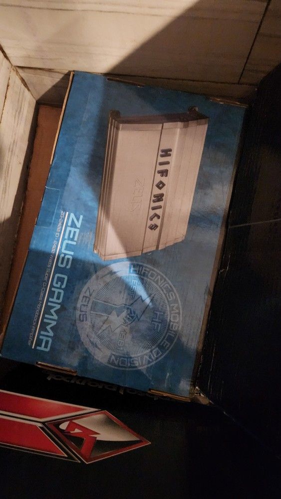 New Hifonics 2400 Watt Amp 