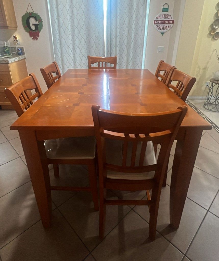 Table and chairs 