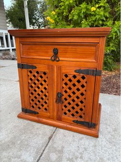 Antique Solid Wood End Table Nightstand Furniture Great Condition