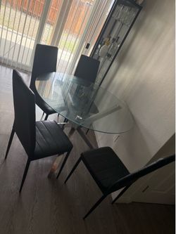 Glass dinning round table