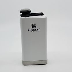 Stanley Adventure Stainless Steel 8 oz. Flask  Polar White. Pre-owned, 
perfect shape, practically new, not used. Weight of 5oz (+shipping 
materials)