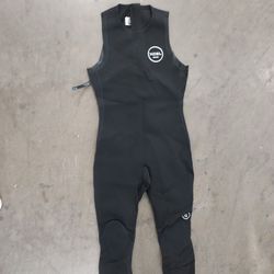 BRAND NEW Wetsuit