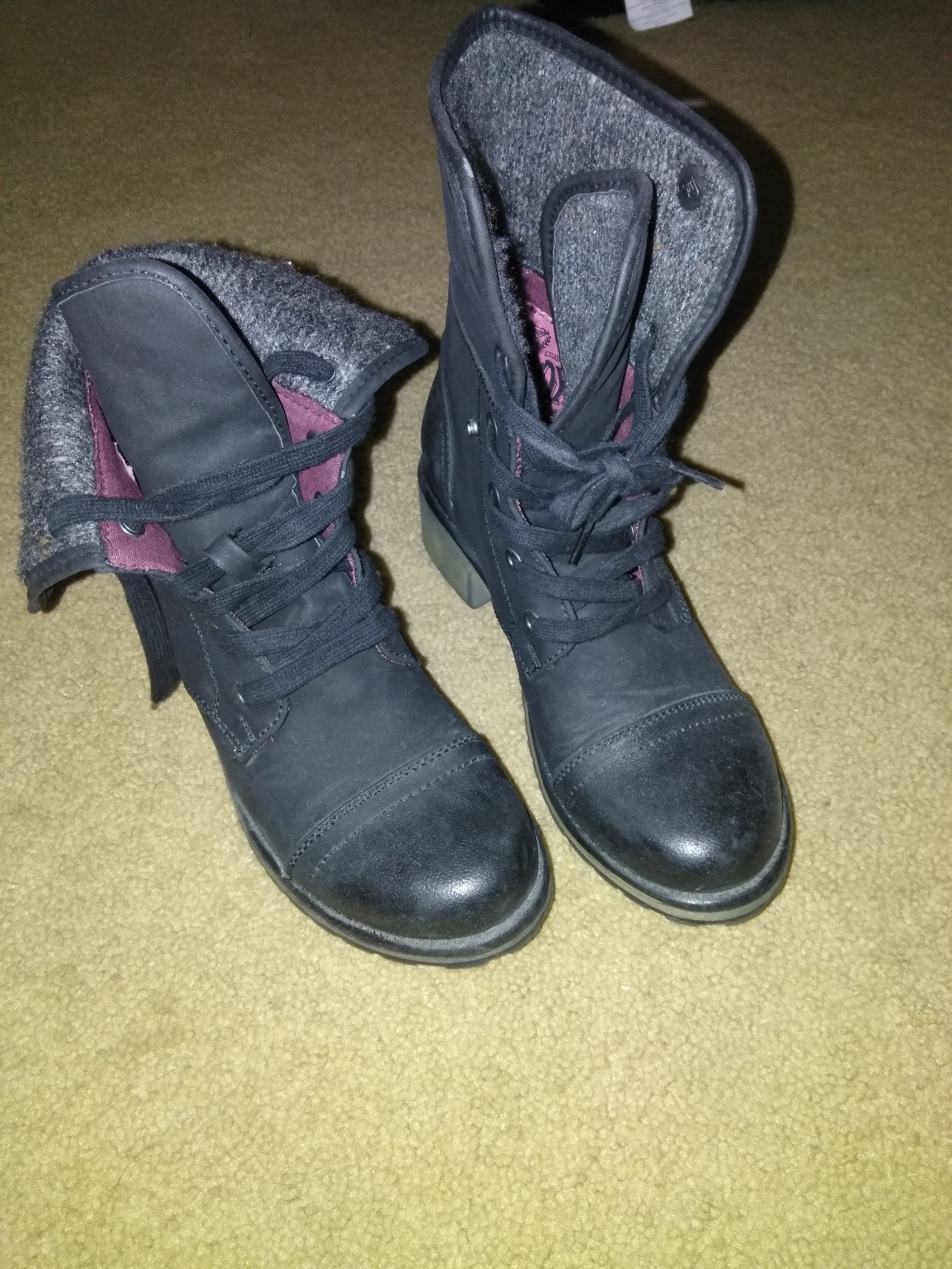 Roxy boots size 8