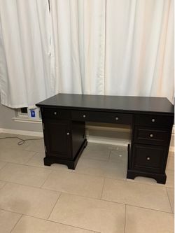 New heavy duty black wood desk. New in box 📦