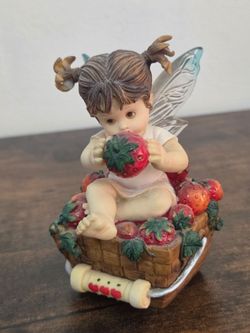 Little Berry Fairie Figurine