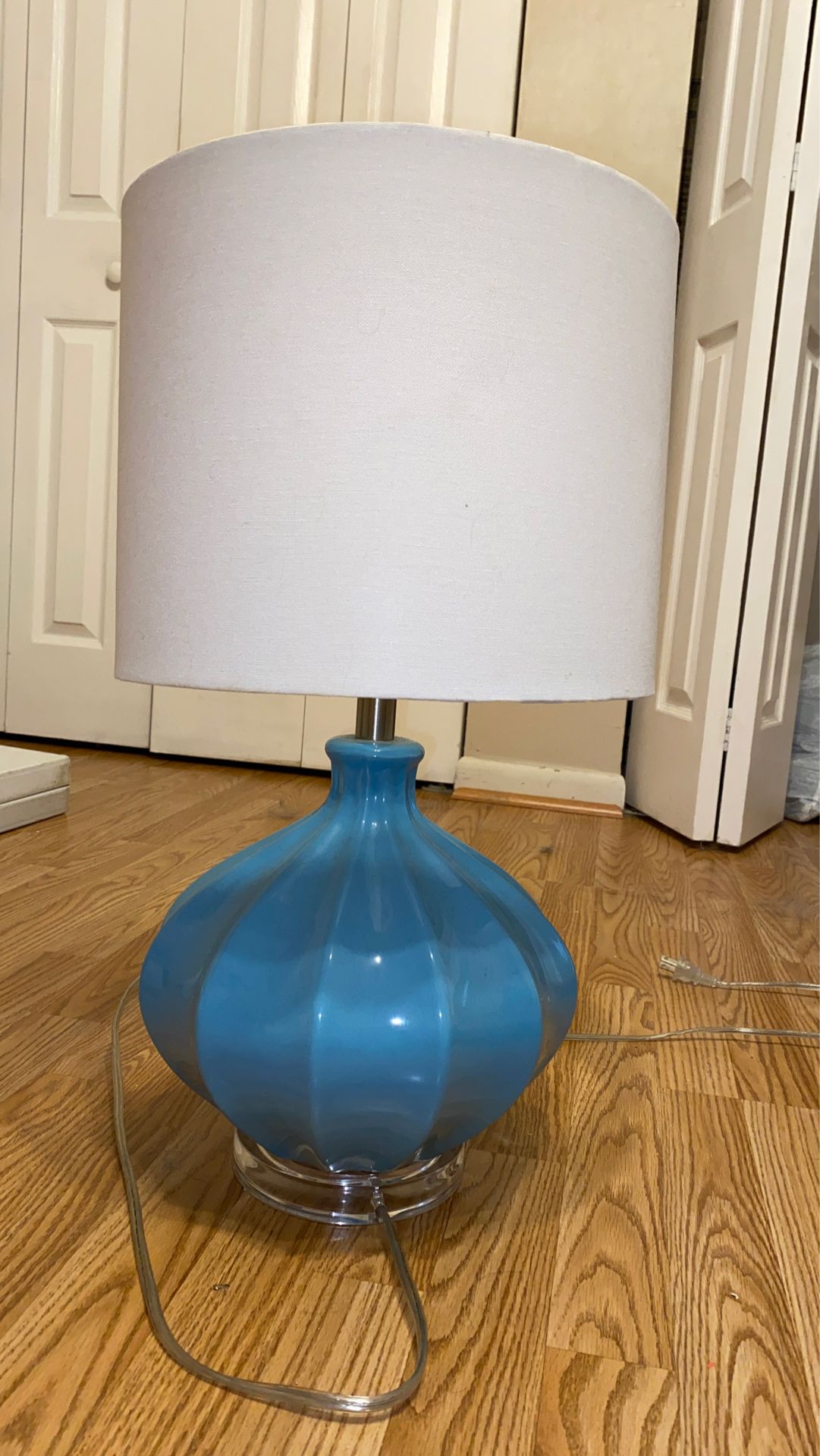 2 Blue Lamps