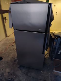 Stainless Steel Fridge With Ice Maker