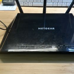 NETGEAR AC1750 WiFi Router + CM700 Model Comb