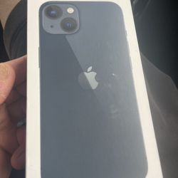 BRAND NEW UNLOCKED IPHONE 13