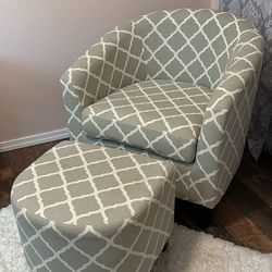 Small chair and foot rest