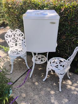 Chefmate Mini Fridge / Compact Refrigerator – Clean & Works Great – $100 OBO