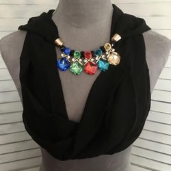 Black Pendant Scarf