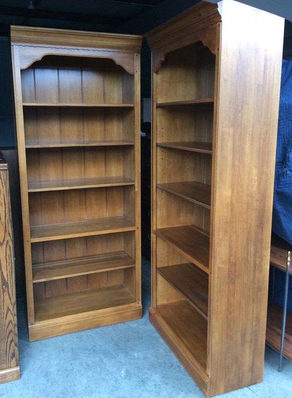 Pair Of Ethan Allen S Circa 1776 Series Bookcases Bookshelves