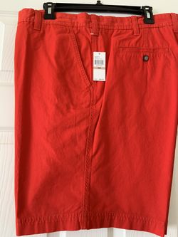 IZOD Men’s Red Shorts. (NEW)