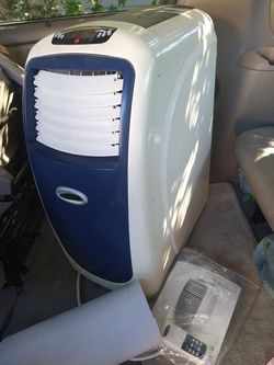 8,000 BTU portable air conditioner / dehumidifier