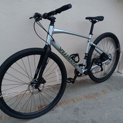 SPECIALIZED SIRRUS X 3.0 $595 LIKE NEW