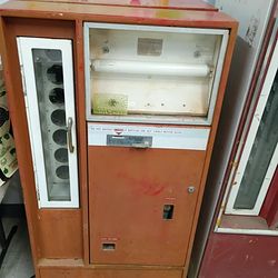 Vintage Coca-Cola Vending Machines GTG