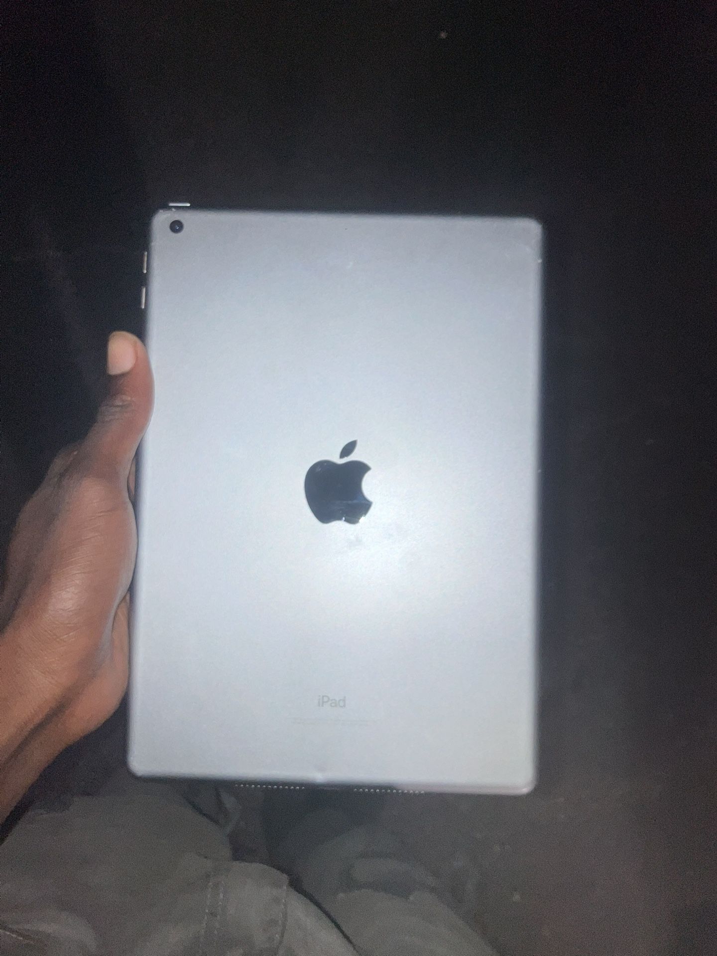 CRACKED IPAD 6th Gen 