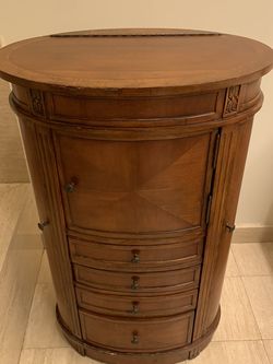 Wooden Oval Standing Jewelry Armoire