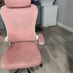 Pink gamer chair