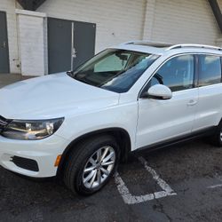 2017 Volkswagen Tiguan !!!WOLFSBURG EDITION!!!