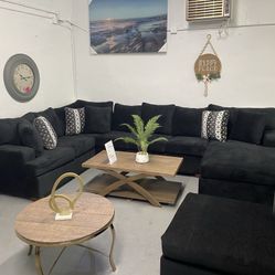 Large 3 Piece Sectional ‼️available In Grey ‼️