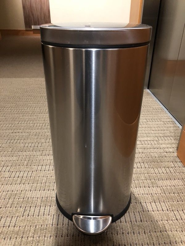 SimpleHuman 30L Trash Can for Sale in Bellevue, WA OfferUp