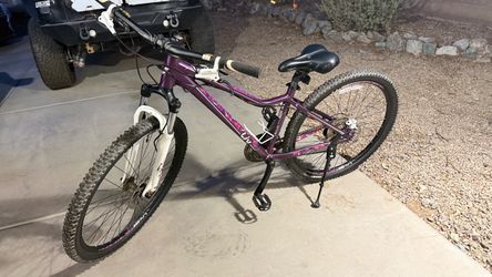 Brand giant women's 2015 mountain bike