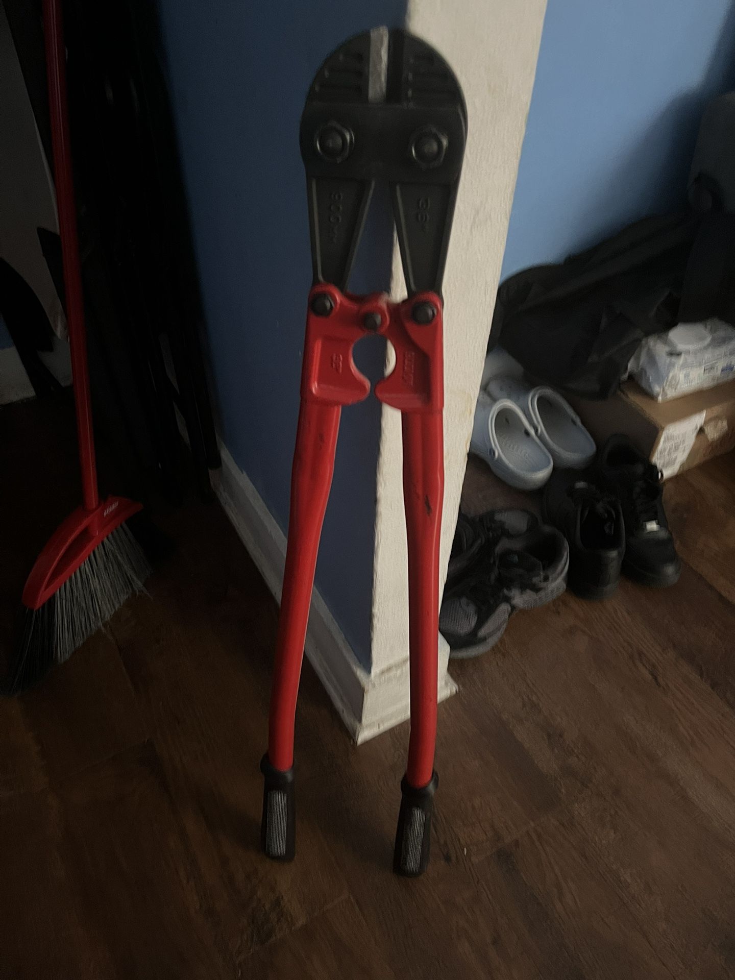 36” Inch Bolt Cutters