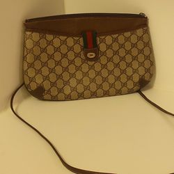 Authentic Vintage Gucci GG Monogram Supreme Sherry Web Ophidia Clutch 