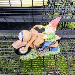 BRAND NEW Gnome Solar Garden Decor 