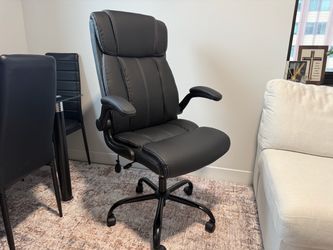 MUST GO TODAY Executive Office Chair – Reclining, Adjustable & Padded – Black