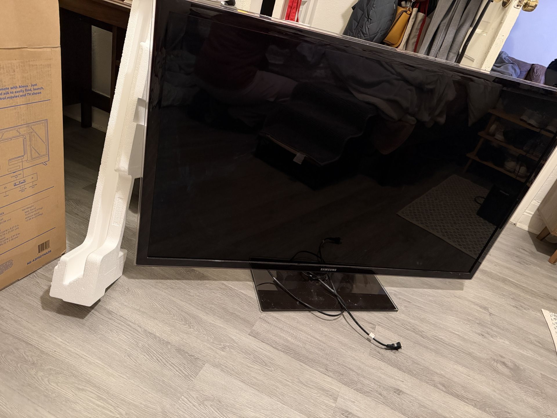 Samsung  55” UN55D6050TF