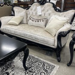 Traditional Style Sofas - Elegant Living Room Sofas, Loveseat, Chairs