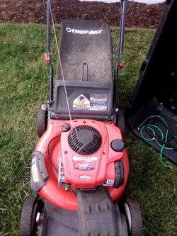 Troy-Bilt 6.25  rear bagger runs good