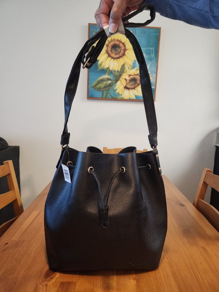 NEW WITH TAGS Women's Medium Black/Gold Drawstring Purse 16"Wx12"L (SE San Diego)