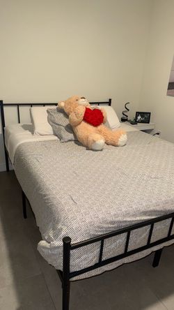 Black Metal Platform Queen Bed Frame with Mattress
