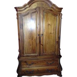 Romweber TV Armoire