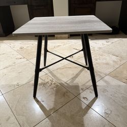 2 Matching End Tables