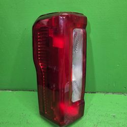 F-250 FORD 2023 2024 2025 DRIVER TAILLIGHT OEM