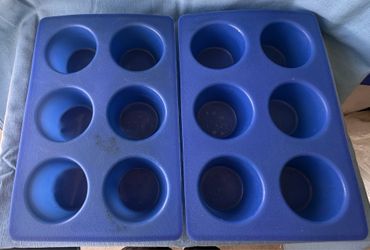 Set of 2 flexible silicone muffin trays